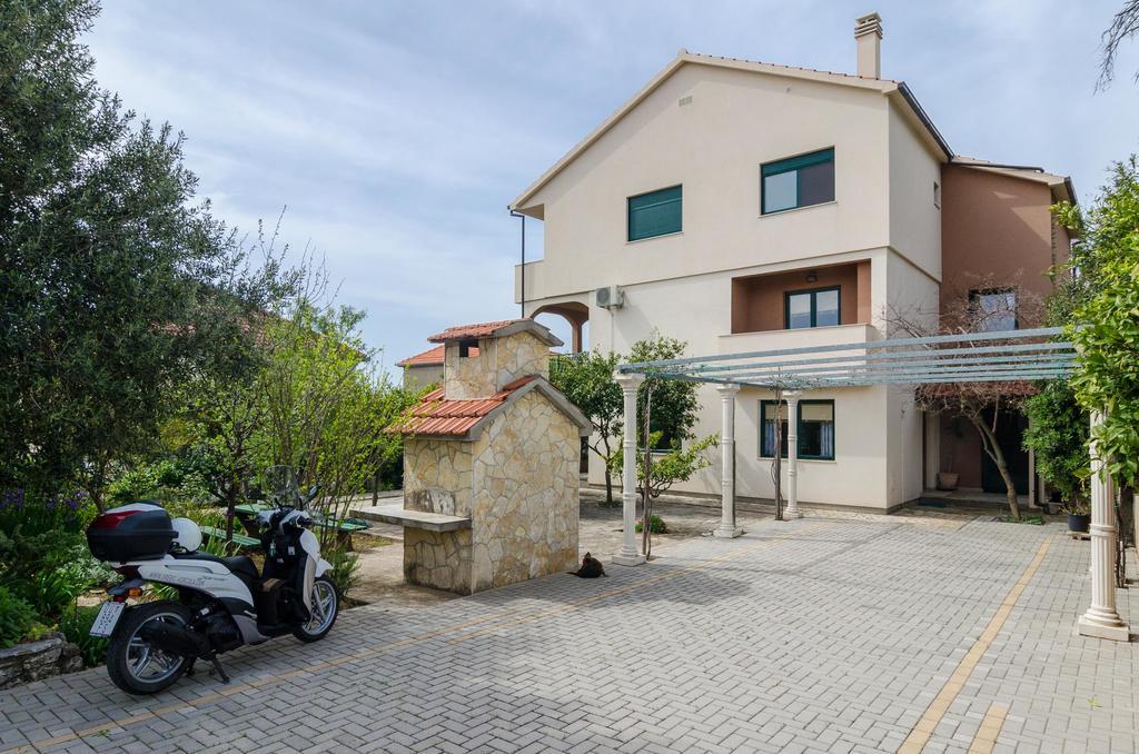 Apartments Leo 奥瑞比克 外观 照片